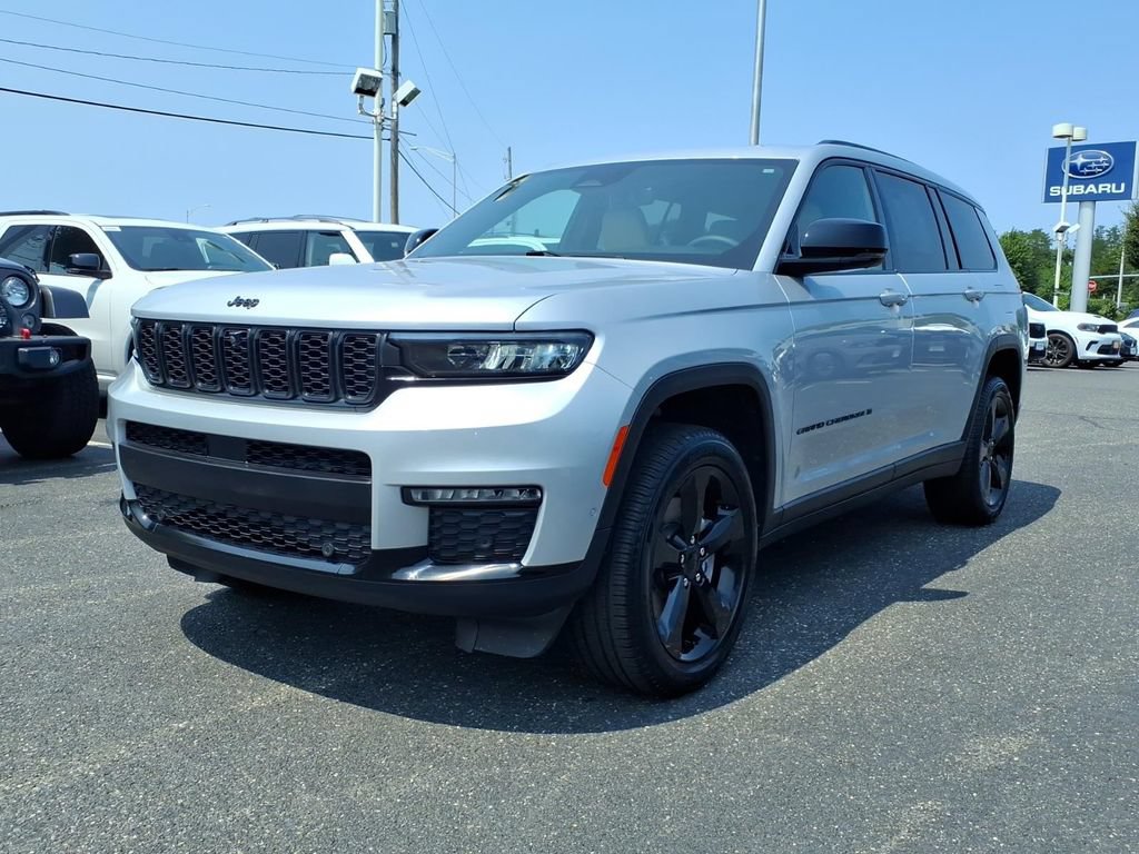 Certified 2025 Jeep Grand Cherokee L Limited w/ Luxury Tech Group II AWD/4WD image 3