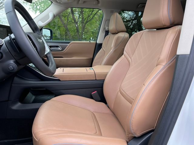 Used 2025 INFINITI QX80 Luxe w/ Cargo Package AWD/4WD image 3