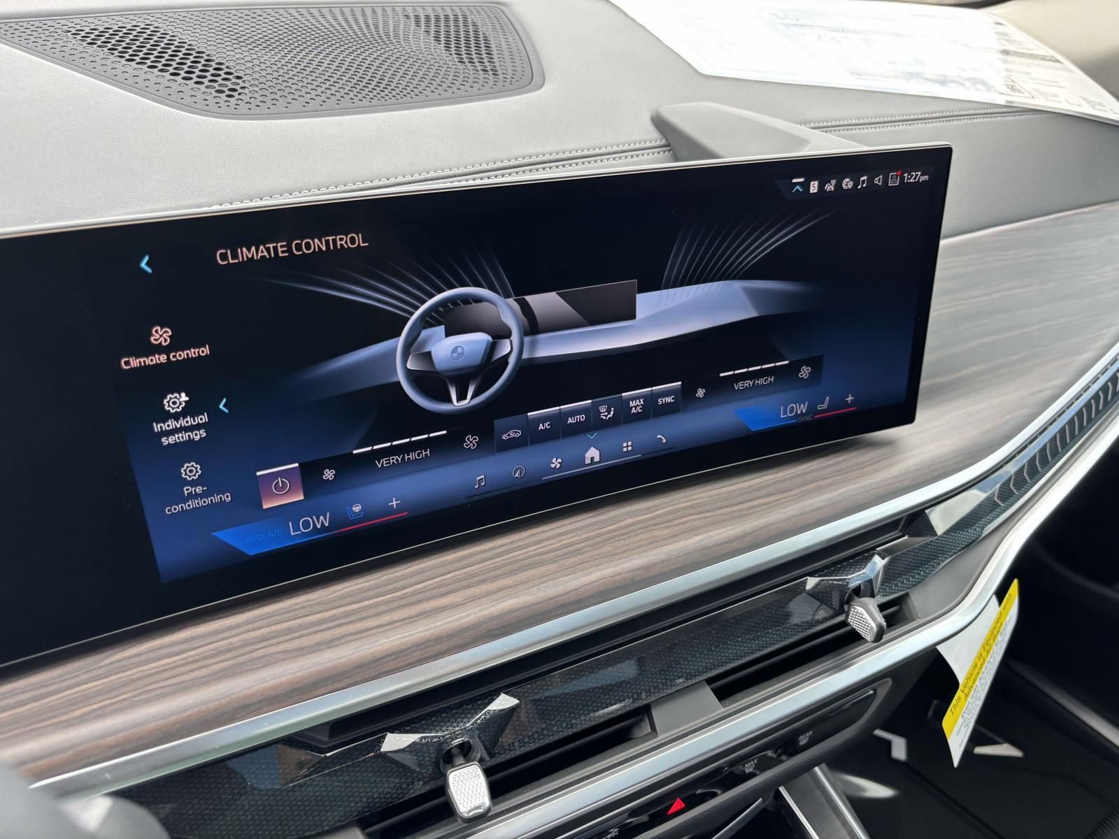 New 2026 BMW X7 xDrive40i w/ Premium Package image 19