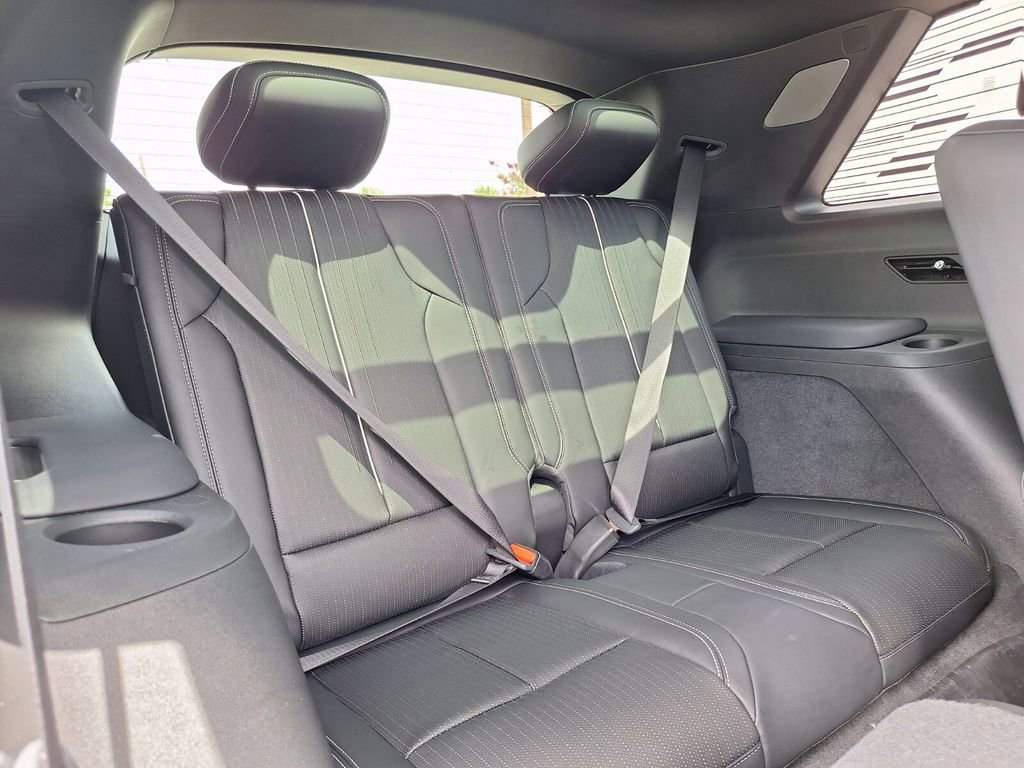 New 2026 Cadillac Vistiq Luxury image 32