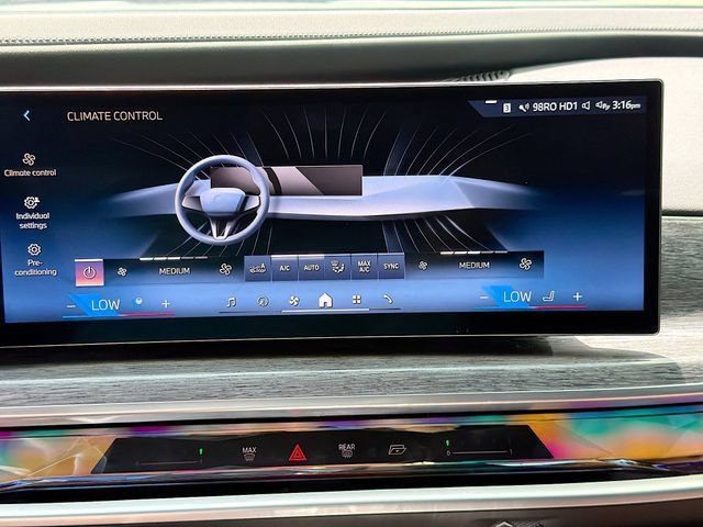 Used 2025 BMW i7 eDrive50 w/ Premium Package RWD image 33