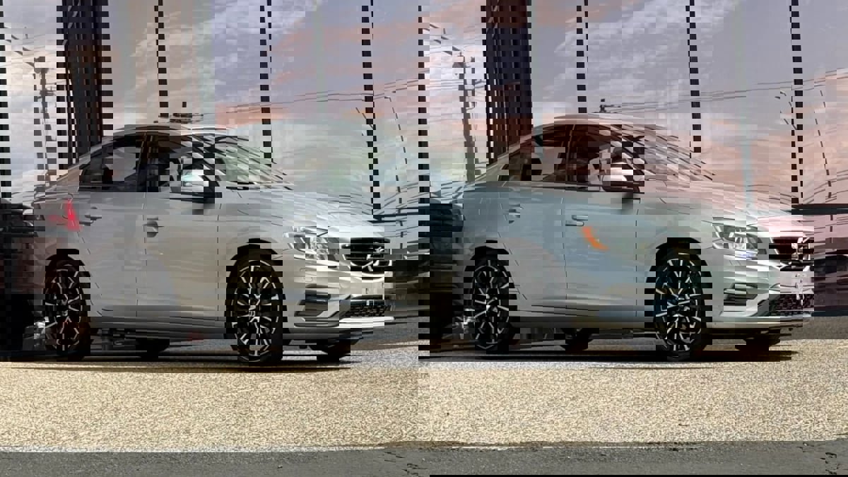 Used 2017 Volvo S60 T5 Dynamic w/ Vision Package FWD image 17