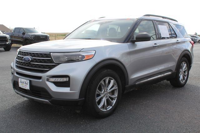 Used 2020 Ford Explorer XLT w/ Equipment Group 202A RWD image 11