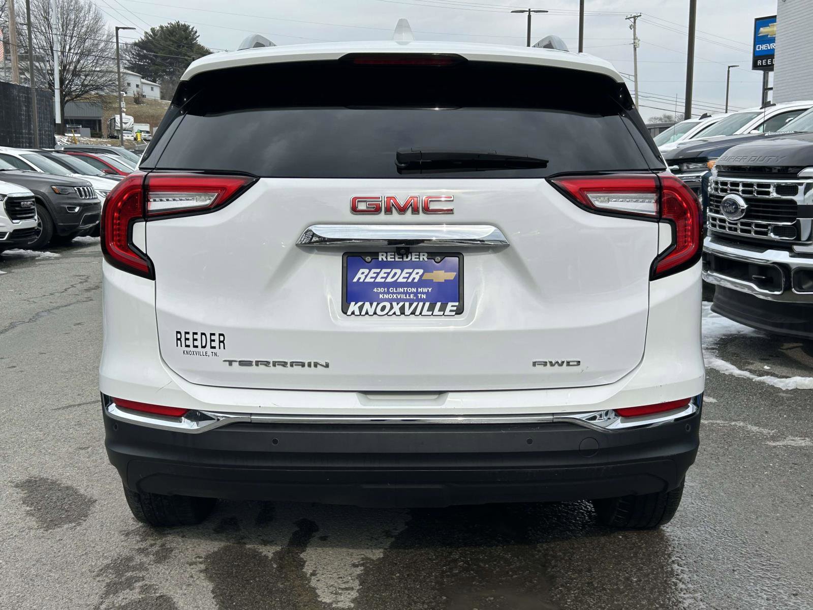 Used 2023 GMC Terrain SLT image 4