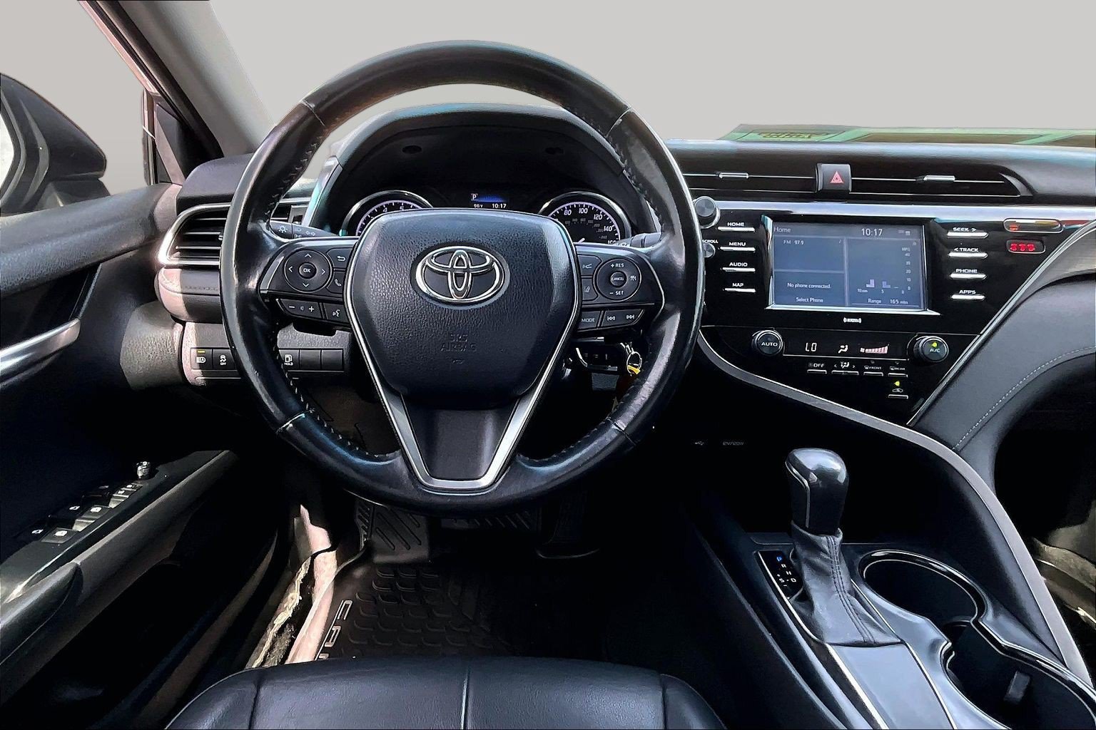 Used 2020 Toyota Camry SE FWD image 5