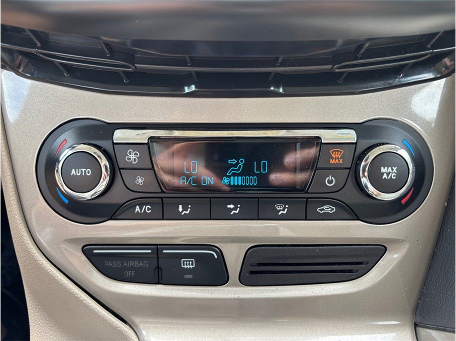 Used 2012 Ford Focus SEL FWD image 23