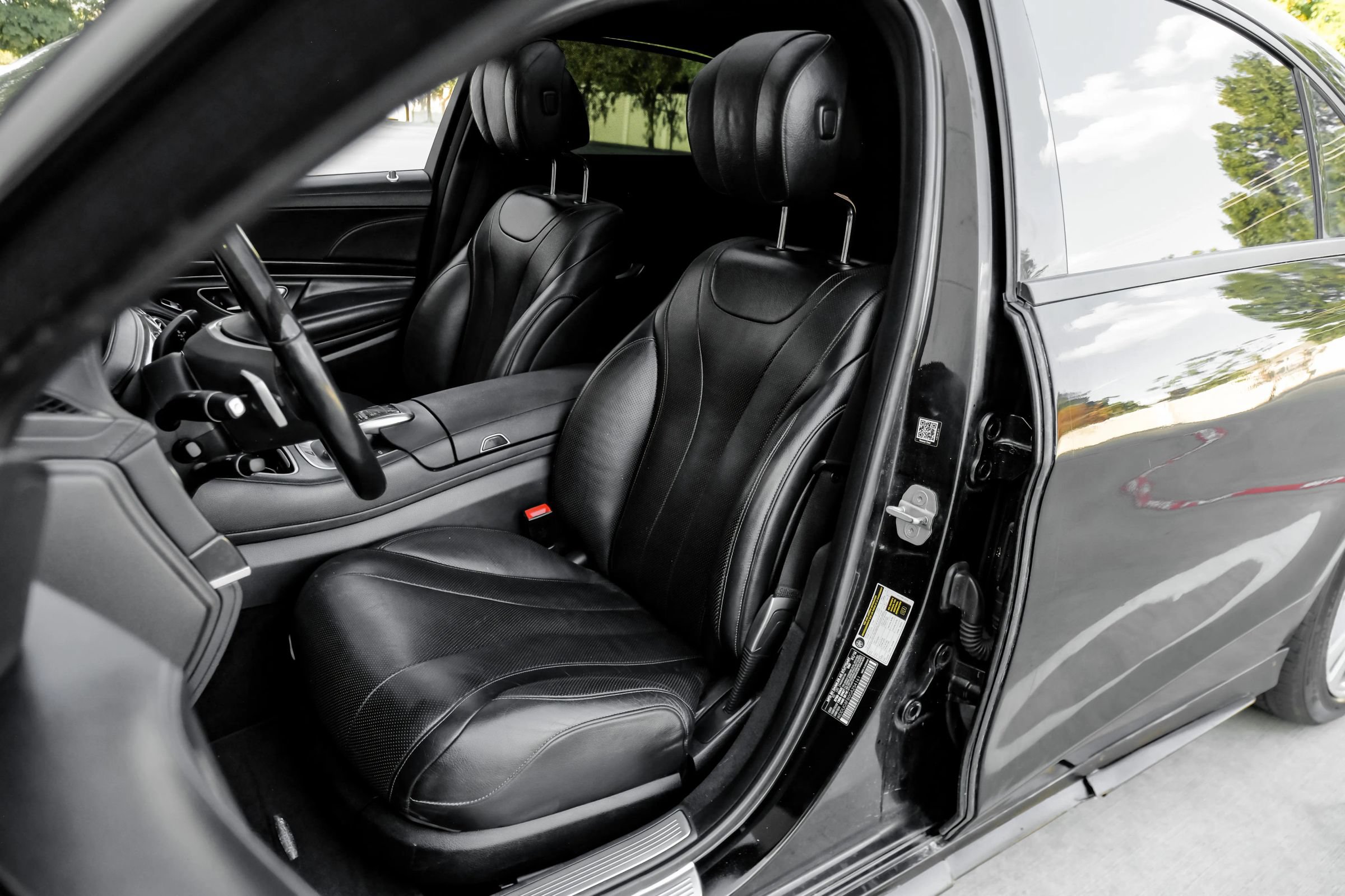Used 2016 Mercedes-Benz S 550 4MATIC Sedan w/ Sport Package image 39
