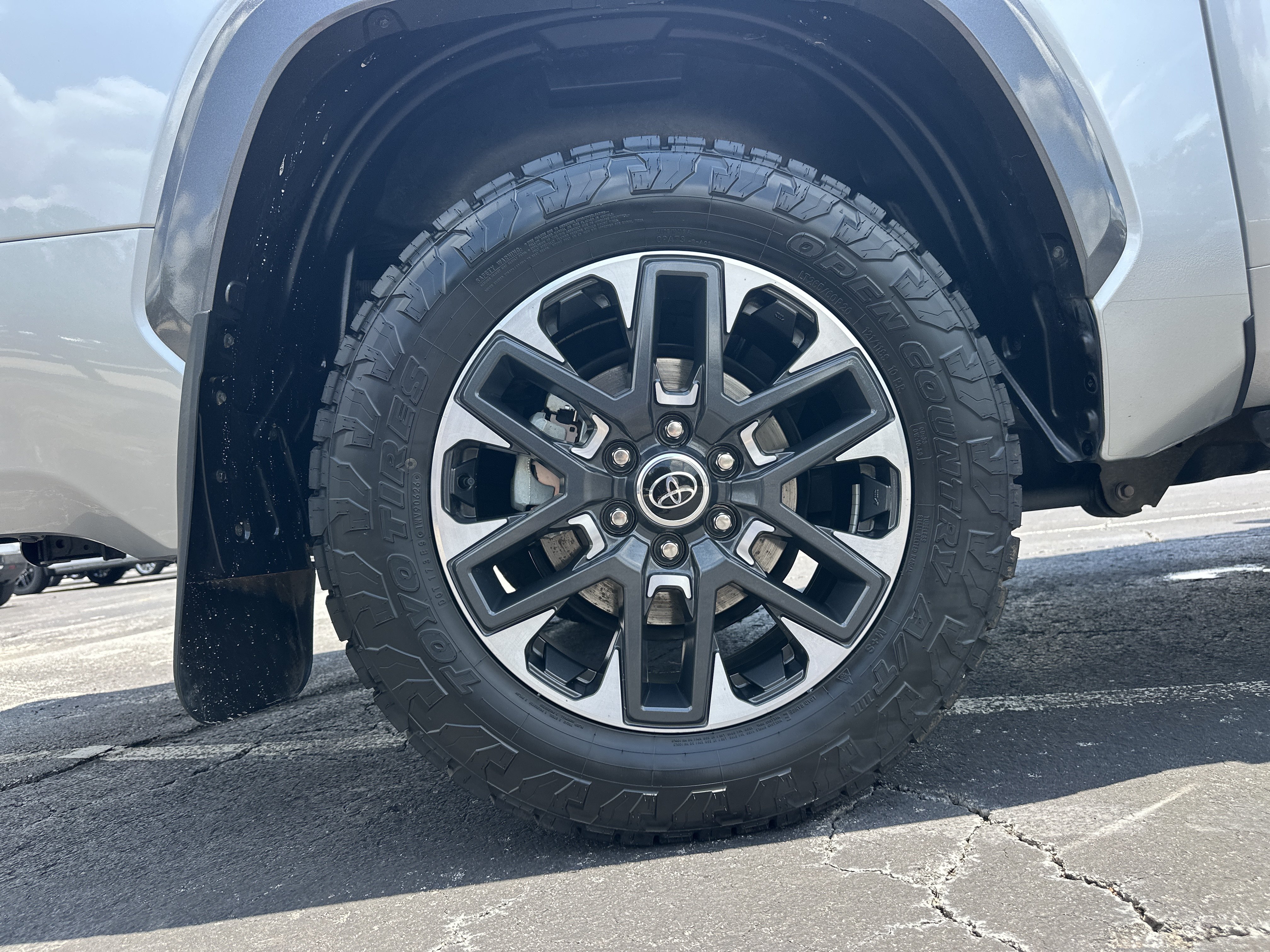 Used 2023 Toyota Tundra Limited AWD/4WD image 18