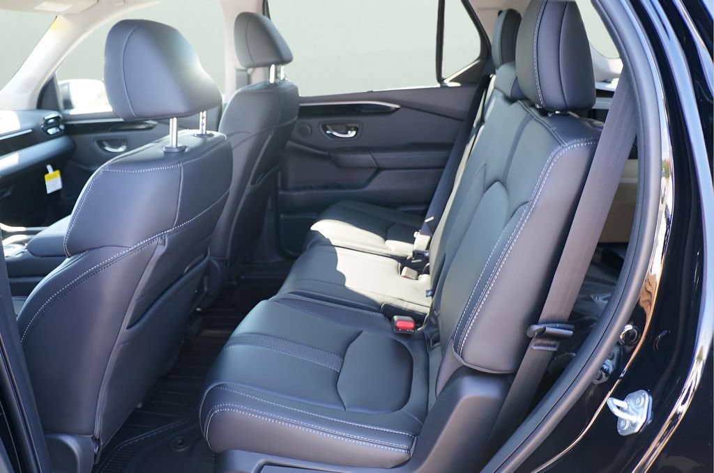 Used 2025 Honda Pilot EX-L image 9