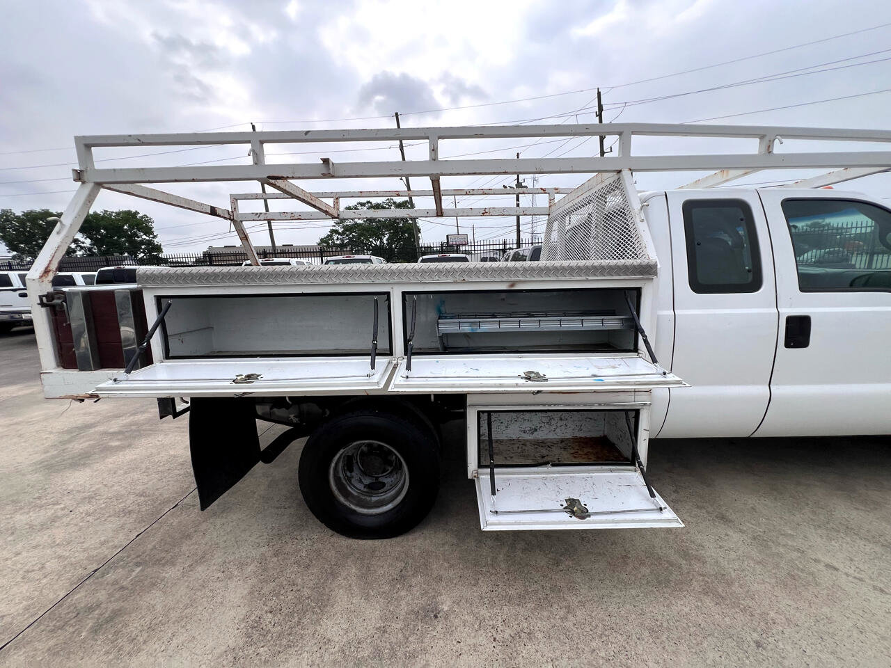 Used 2001 Ford F350 XL image 48