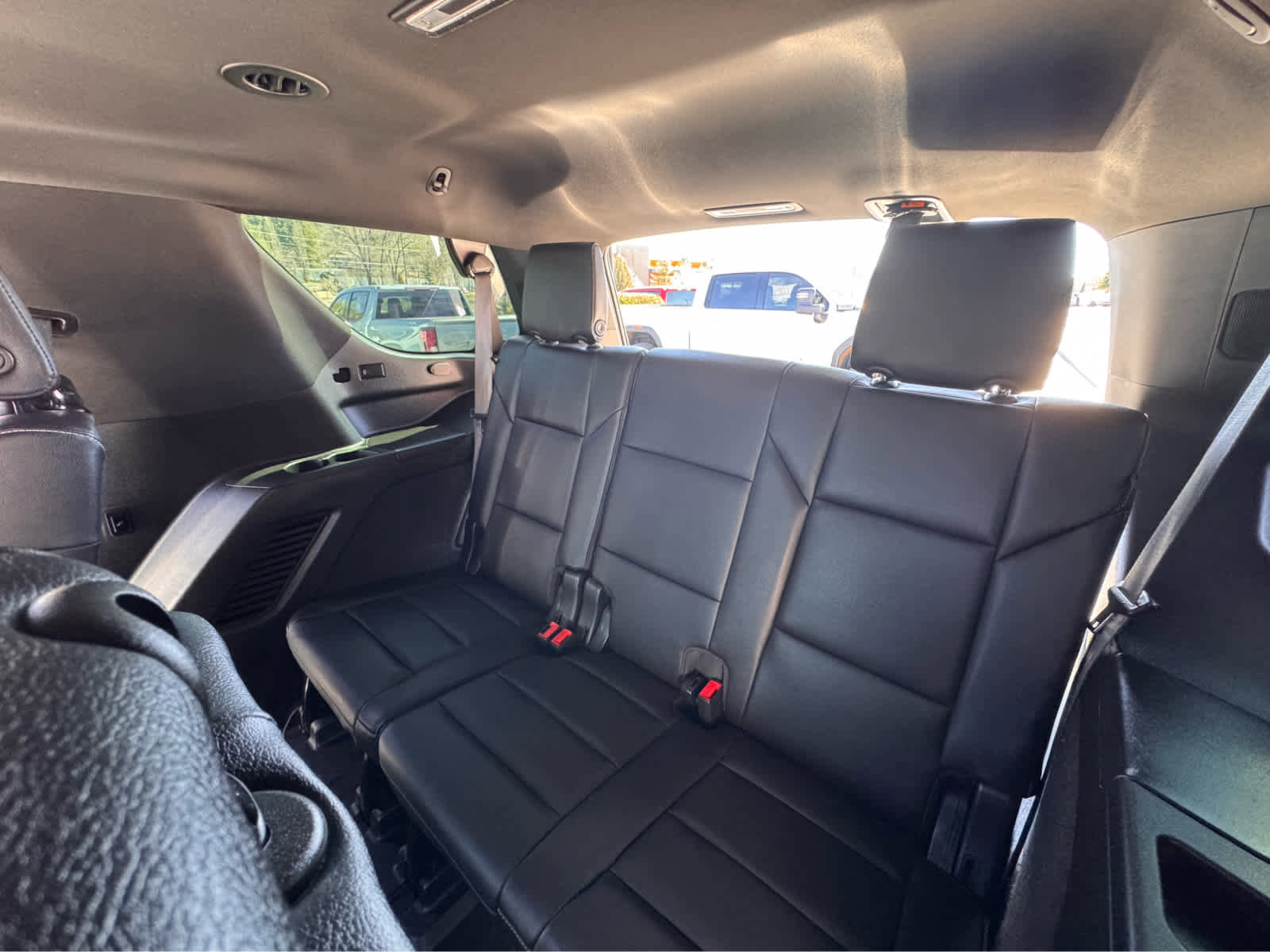 Used 2022 Cadillac Escalade Luxury image 11