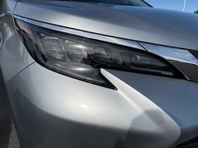 Used 2024 Toyota Sienna XLE w/ XLE Plus Package AWD/4WD image 11