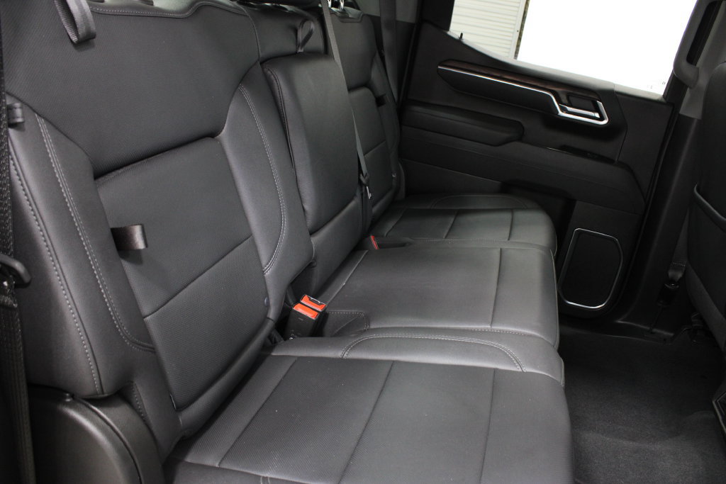 Used 2025 GMC Sierra 1500 SLT AWD/4WD image 21