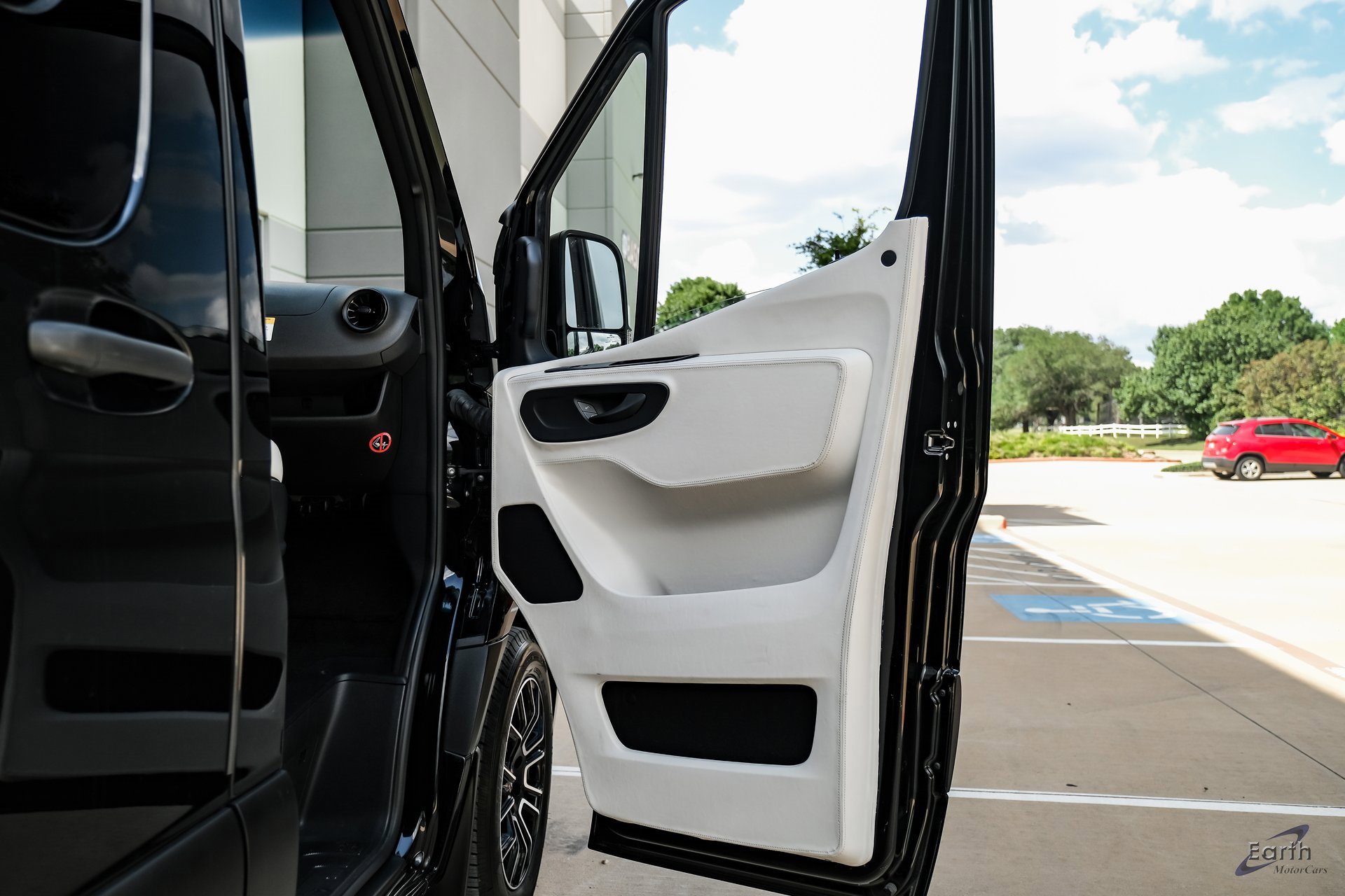 Used 2022 Mercedes-Benz Sprinter 2500 image 69