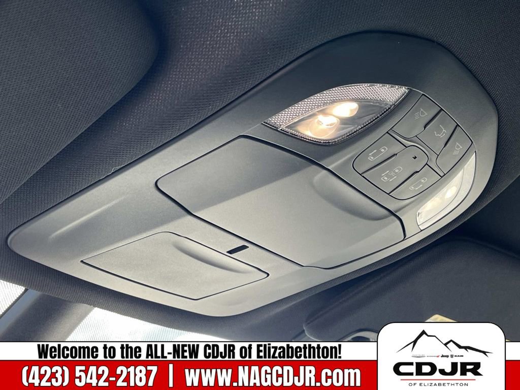 New 2026 Chrysler Pacifica Select image 27