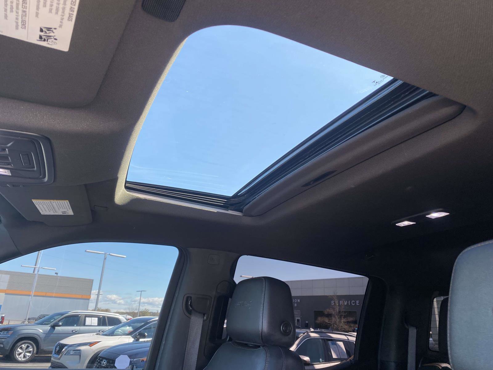 Used 2020 GMC Sierra 1500 AT4 w/ AT4 Premium Package image 17