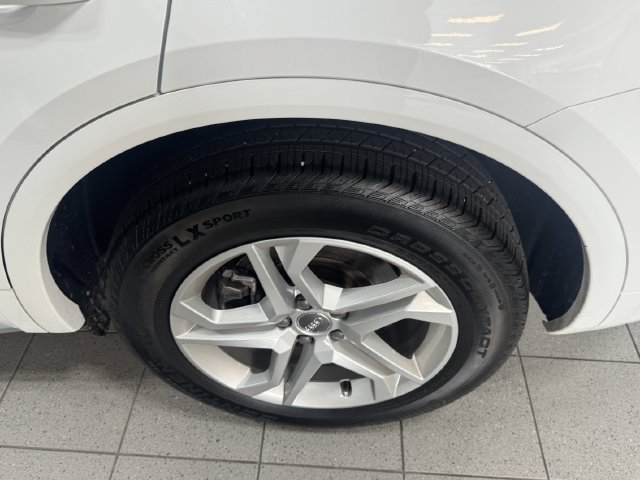 Used 2019 Audi Q5 Premium Plus w/ Convenience Package AWD/4WD image 11