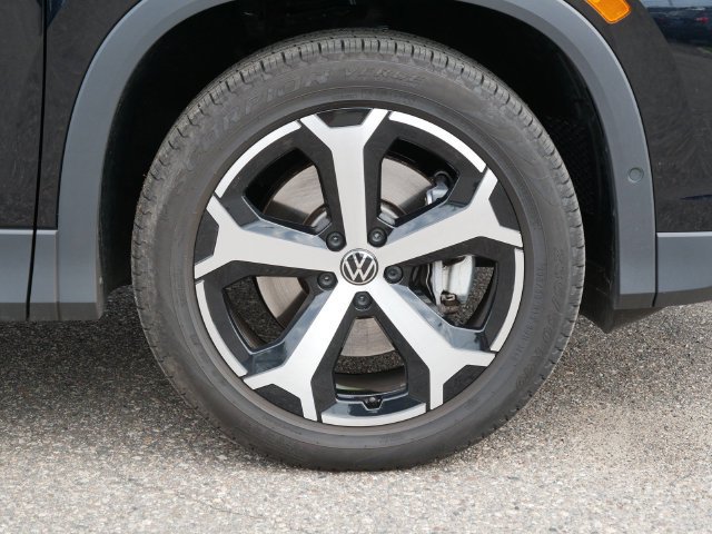 Certified 2026 Volkswagen Tiguan SE AWD/4WD image 9