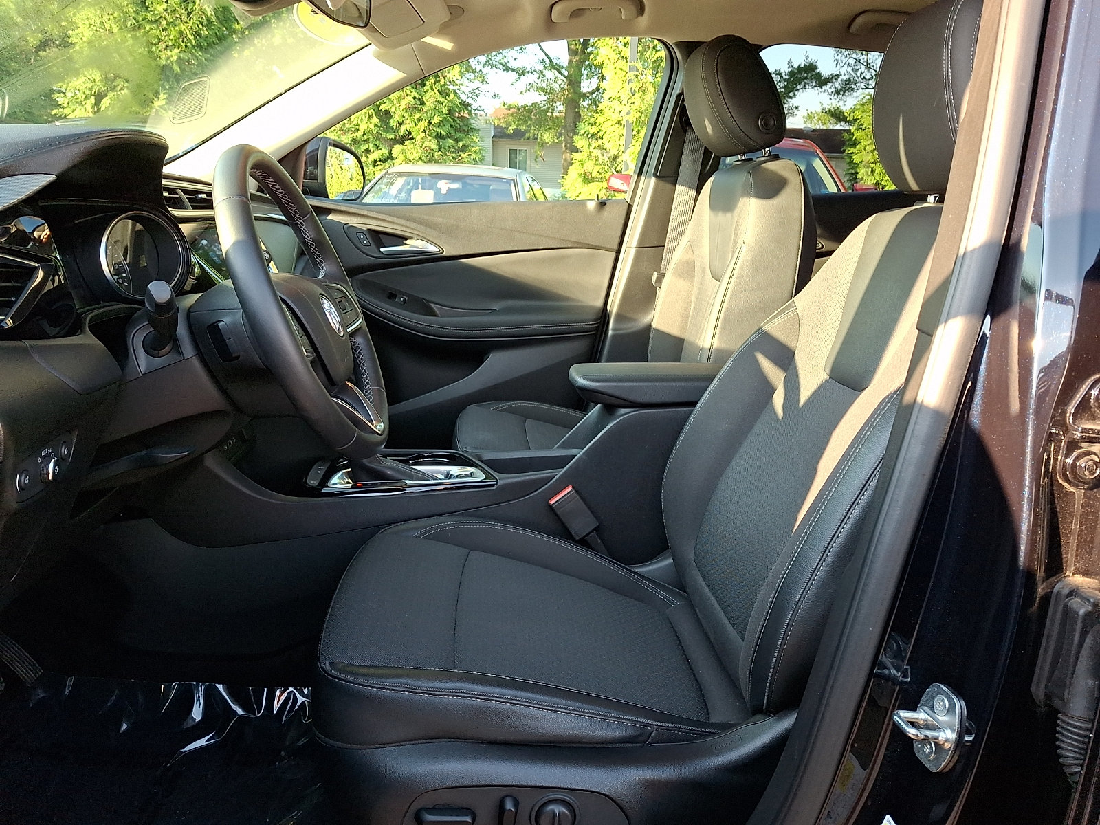 Certified 2021 Buick Encore GX Preferred w/ Cold Weather Comfort Package FWD image 13