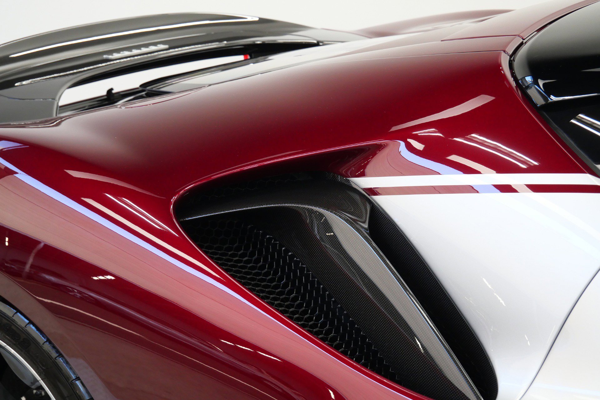 Used 2021 Ferrari SF90 Stradale AWD/4WD image 52