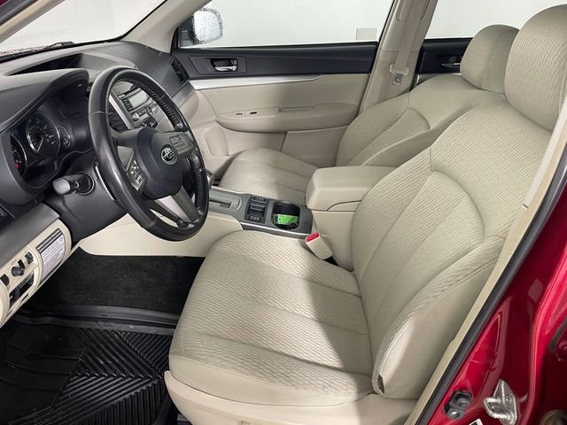 Used 2011 Subaru Outback 2.5i Premium image 2