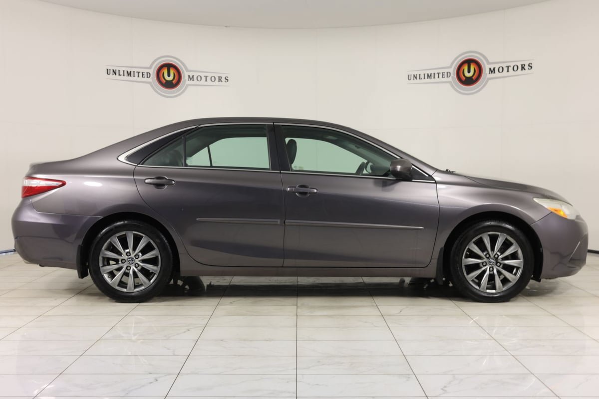 Used 2015 Toyota Camry XLE FWD image 2