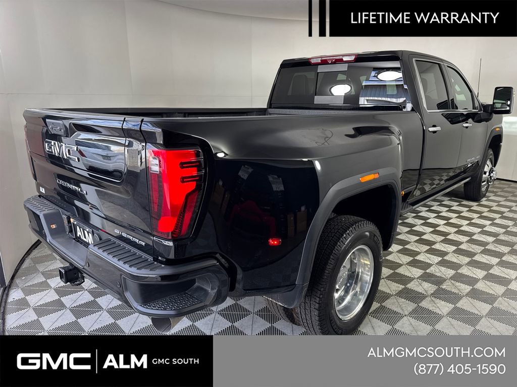New 2026 GMC Sierra 3500 Denali Ultimate w/ LPO, Black Badging Package image 6
