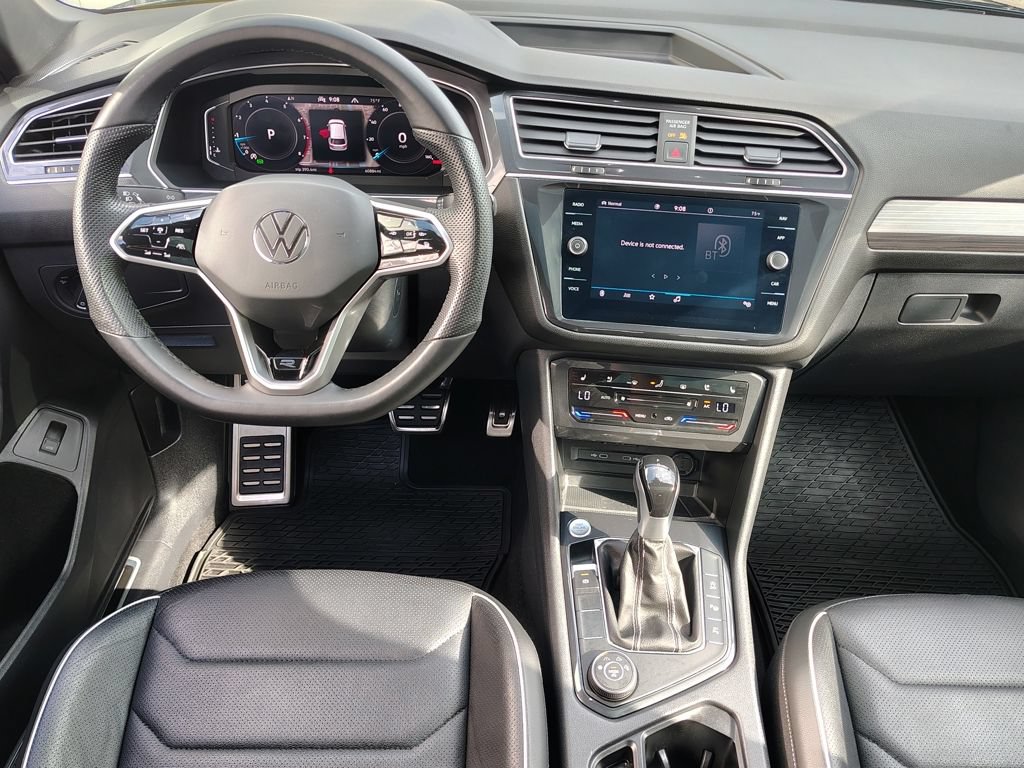 Used 2024 Volkswagen Tiguan SEL R-Line AWD/4WD image 33