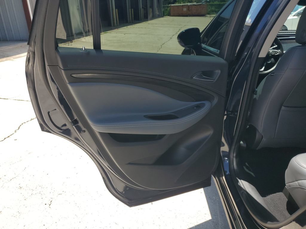 Used 2020 Buick Envision Essence w/ LPO, Interior Luxury Package FWD image 17