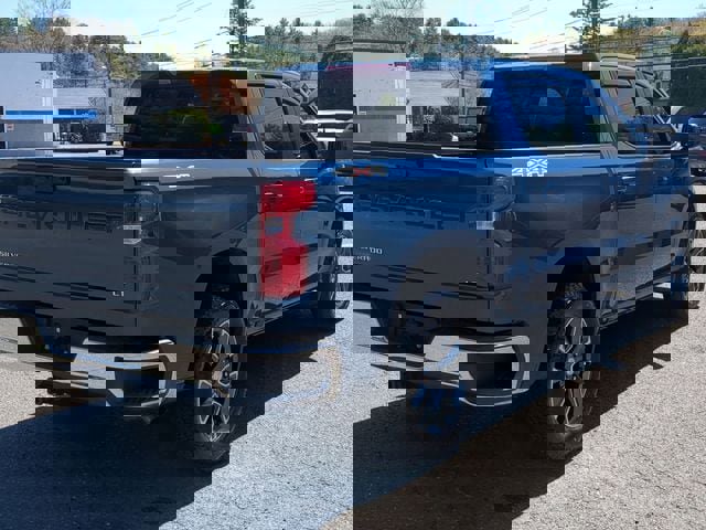 Used 2024 Chevrolet Silverado 1500 LT AWD/4WD image 5