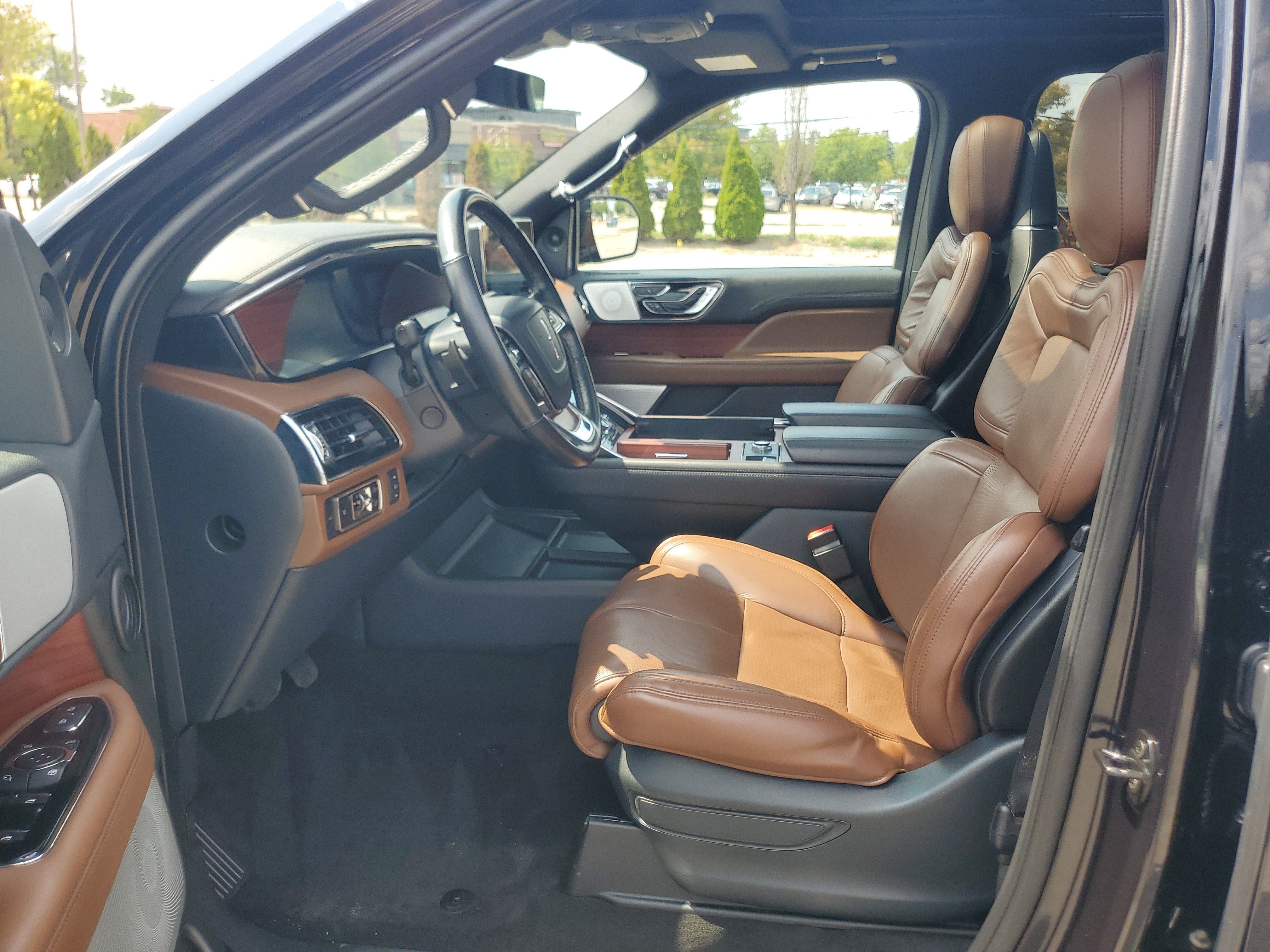 Used 2024 Lincoln Navigator Reserve AWD/4WD image 12