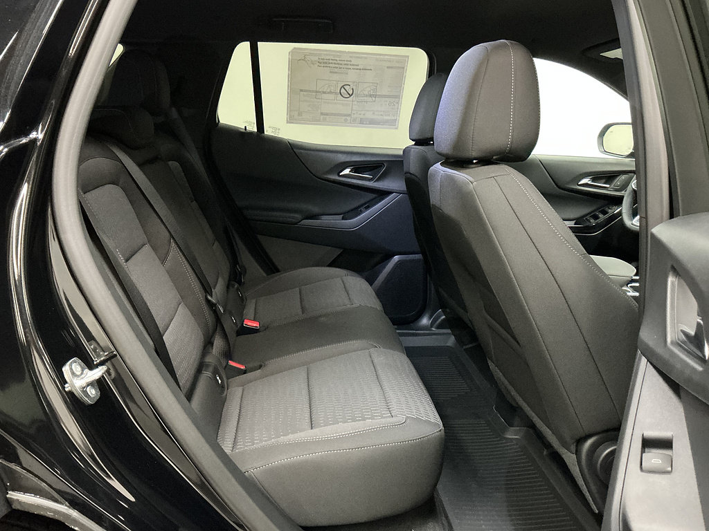 New 2027 Chevrolet Equinox LT w/ LPO, Floor Liner Package AWD/4WD image 30