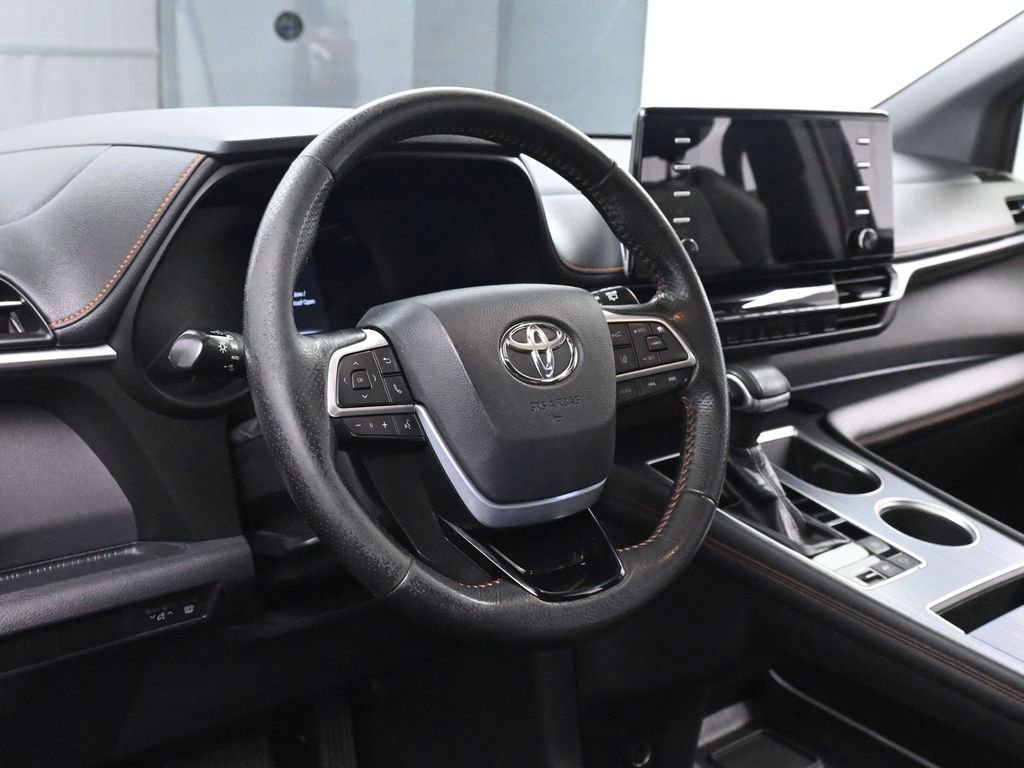 Used 2021 Toyota Sienna XSE image 21