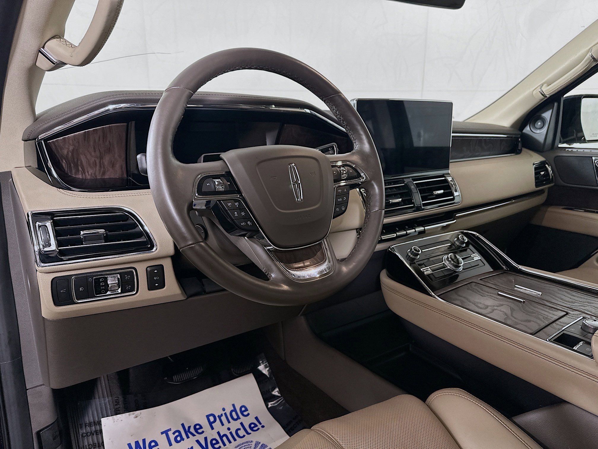 Used 2022 Lincoln Navigator Reserve image 9