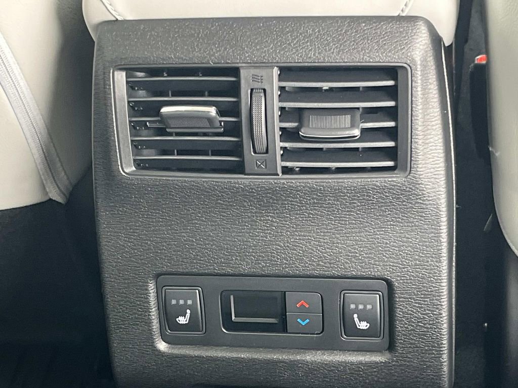 New 2026 Mitsubishi Outlander SEL FWD image 17