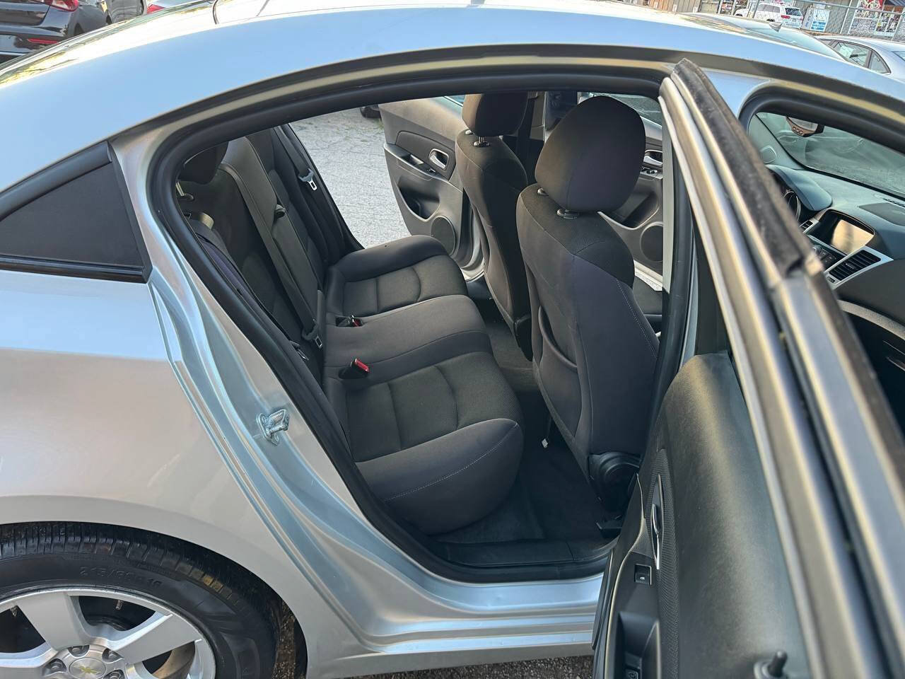 Used 2015 Chevrolet Cruze LT FWD image 16