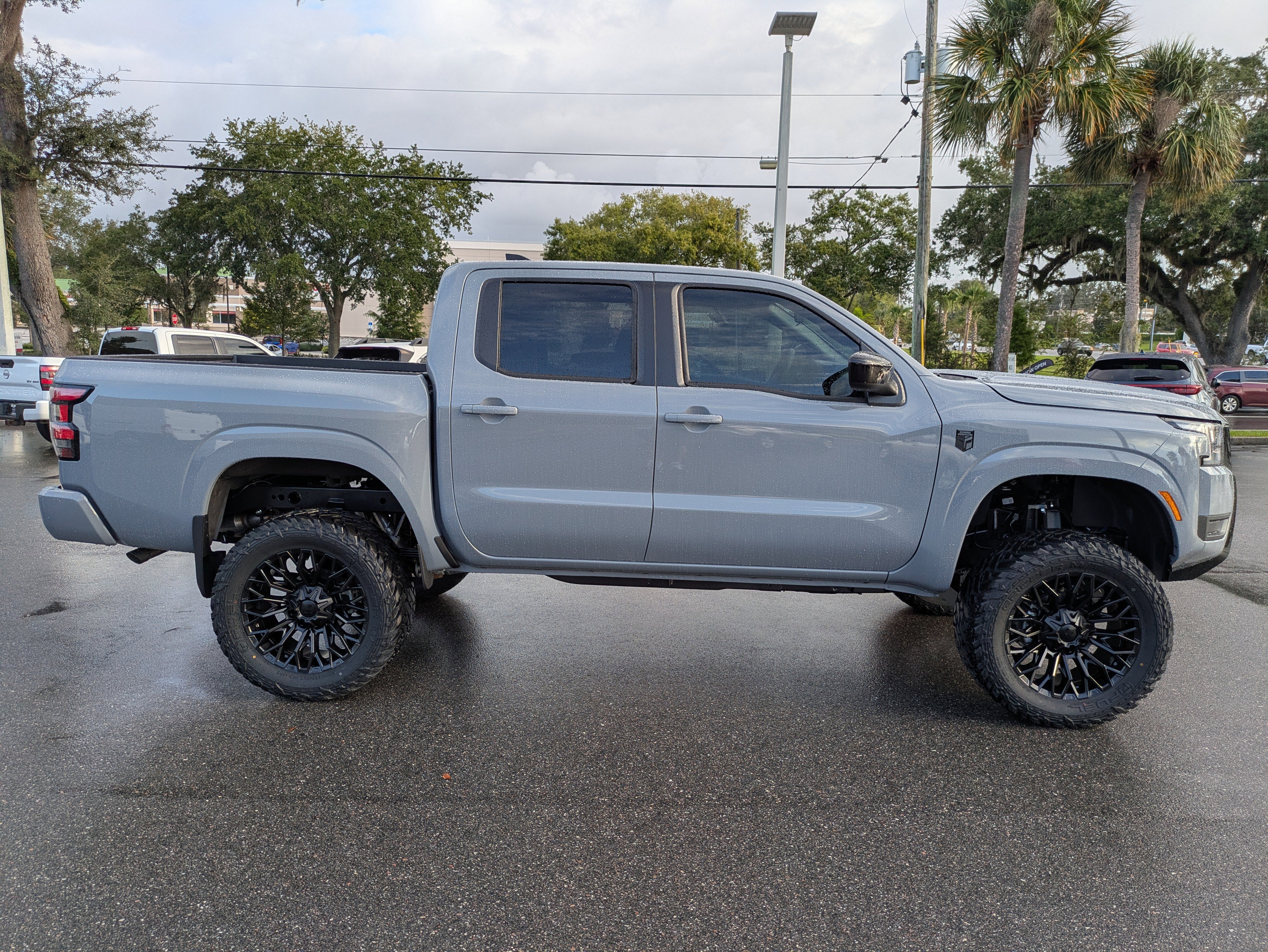 New 2026 Nissan Frontier SV image 3