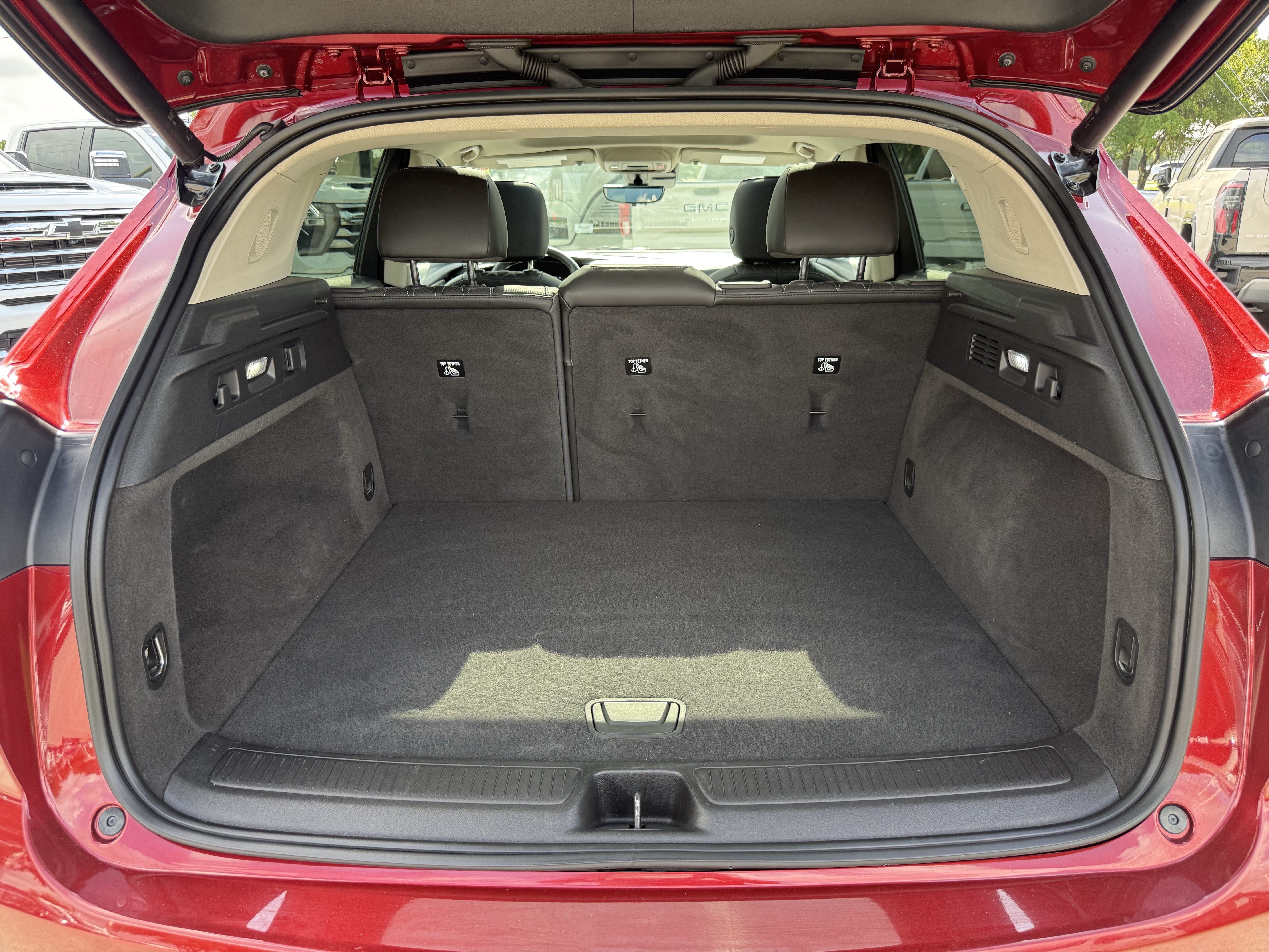 Used 2022 Buick Envision Avenir w/ Technology Package II FWD image 32
