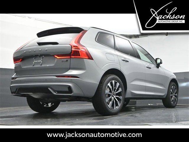 Used 2025 Volvo XC60 B5 Core w/ Climate Package image 38