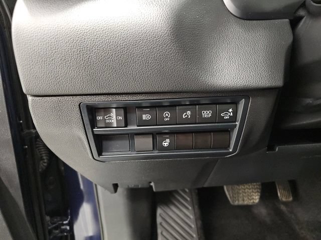 Used 2025 Toyota Tundra Limited AWD/4WD image 18