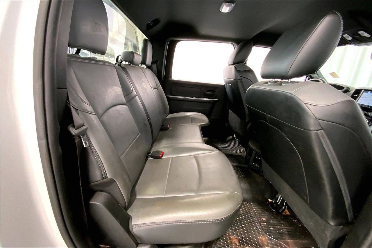 Used 2022 RAM 5500 Tradesman w/ Chrome Appearance Group image 25