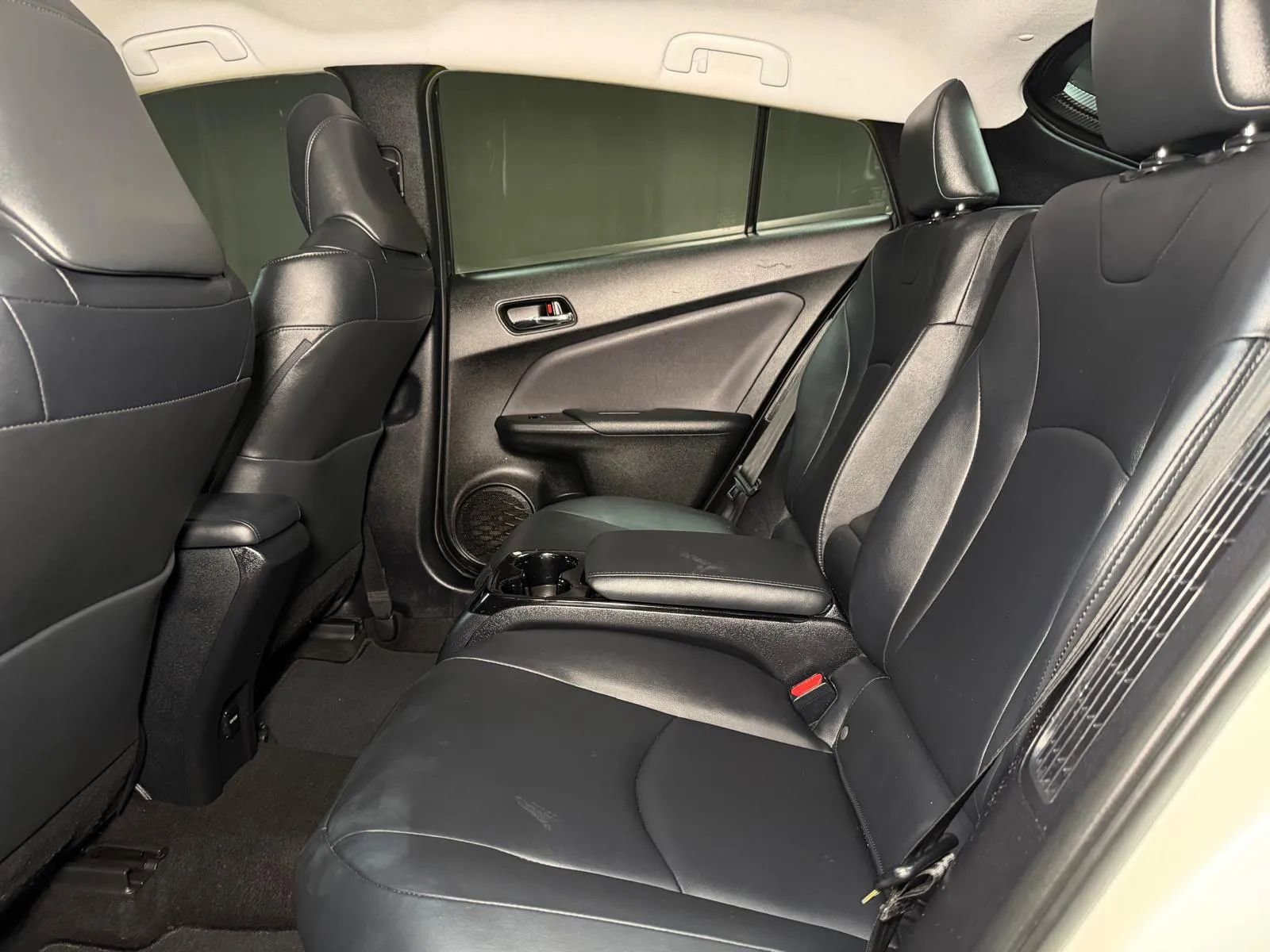 Used 2017 Toyota Prius Prime Premium w/ Preferred Accessory Package FWD image 19