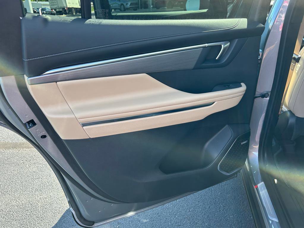 New 2026 Buick Enclave Preferred w/ LPO, Floor Liner Package image 7