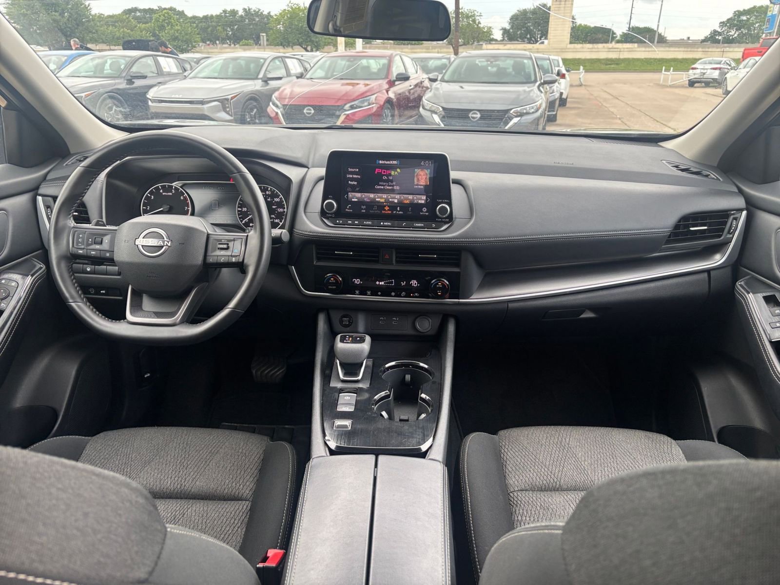 Used 2025 Nissan Rogue SV FWD image 35