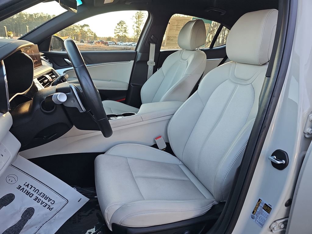 Used 2025 Genesis G70 2.5T image 20