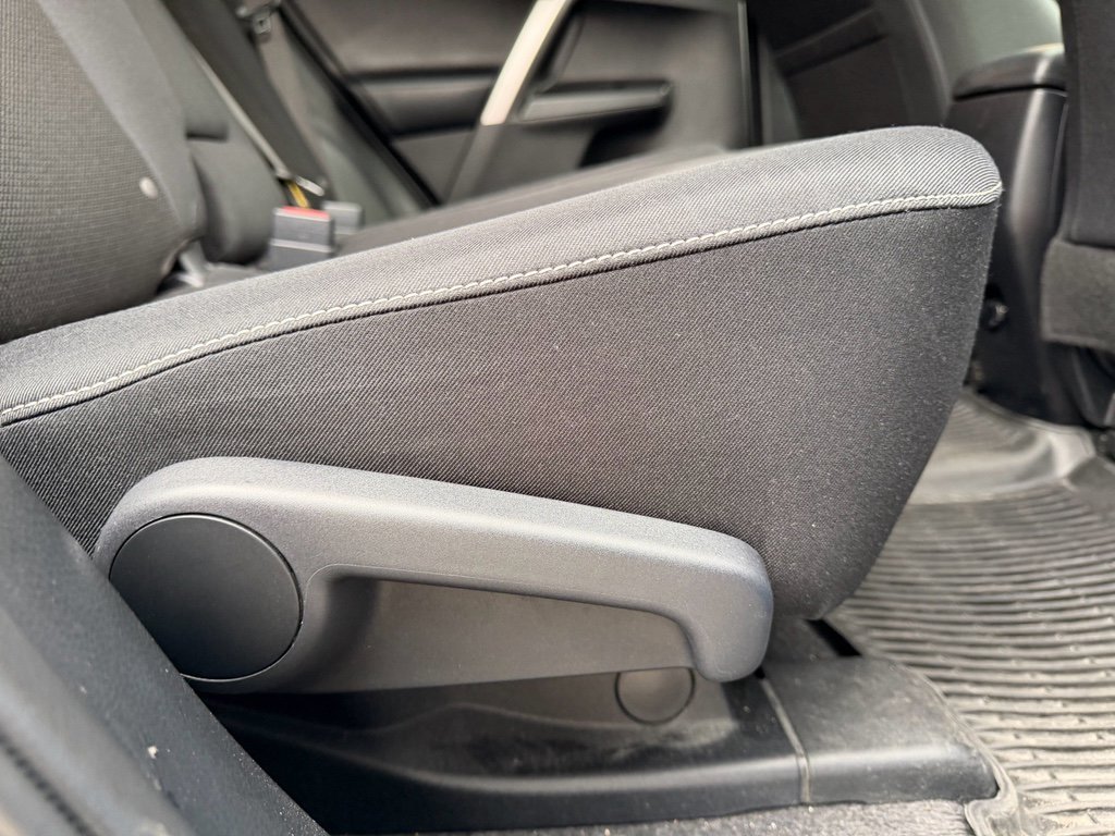 Used 2018 Toyota RAV4 XLE image 19