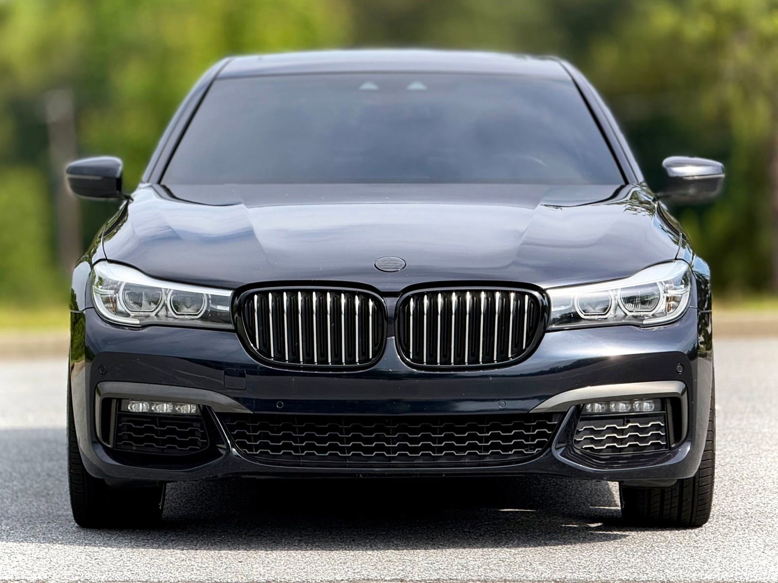 Used 2019 BMW 740i w/ Executive Package RWD image 3