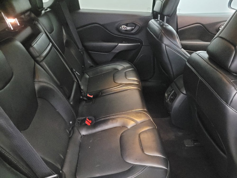 Used 2019 Jeep Cherokee Latitude Plus w/ Comfort/Convenience Group image 19