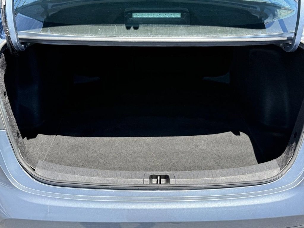 Used 2024 Toyota Corolla LE FWD image 5