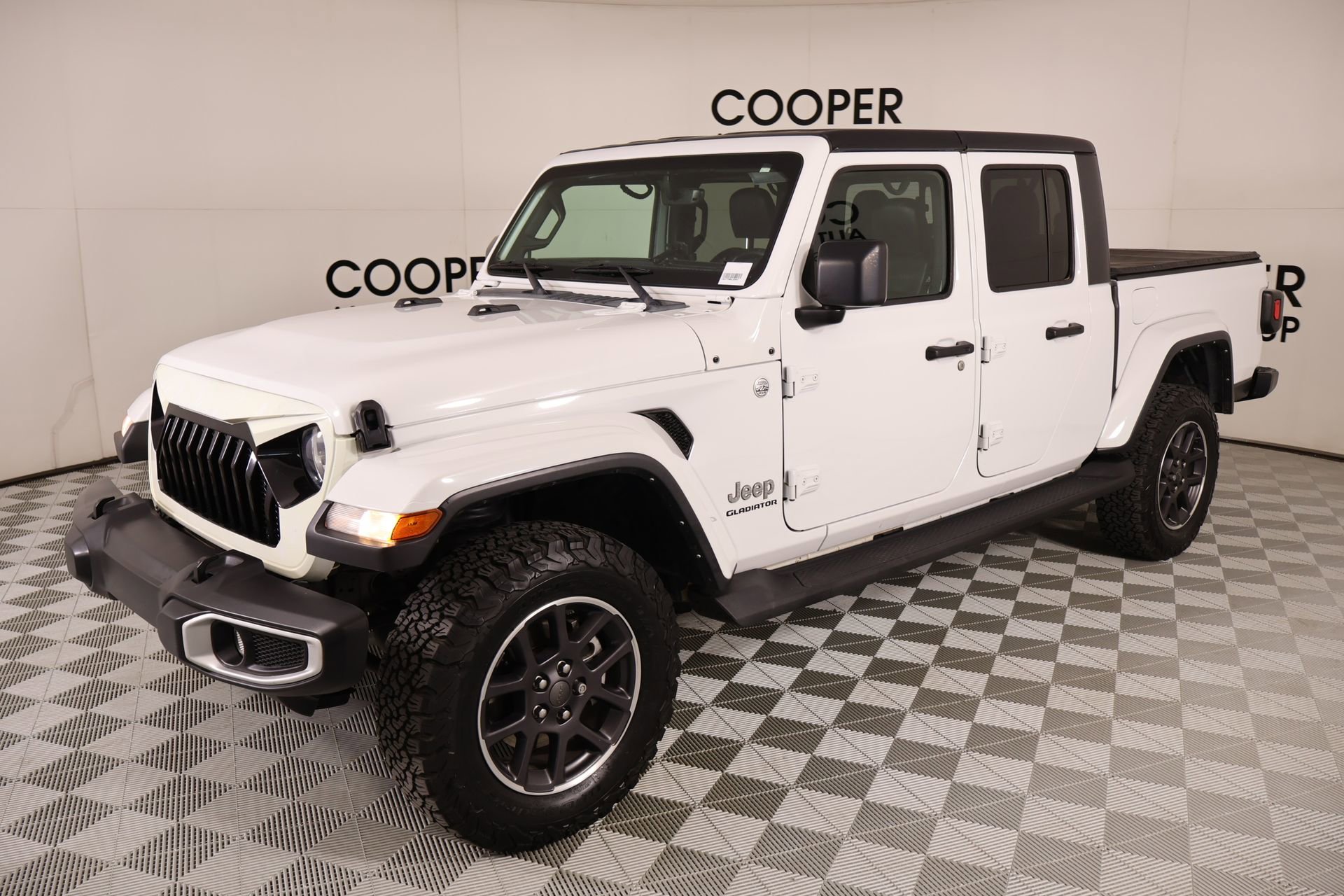 Used 2022 Jeep Gladiator Overland w/ Popular Equipment Package AWD/4WD image 10
